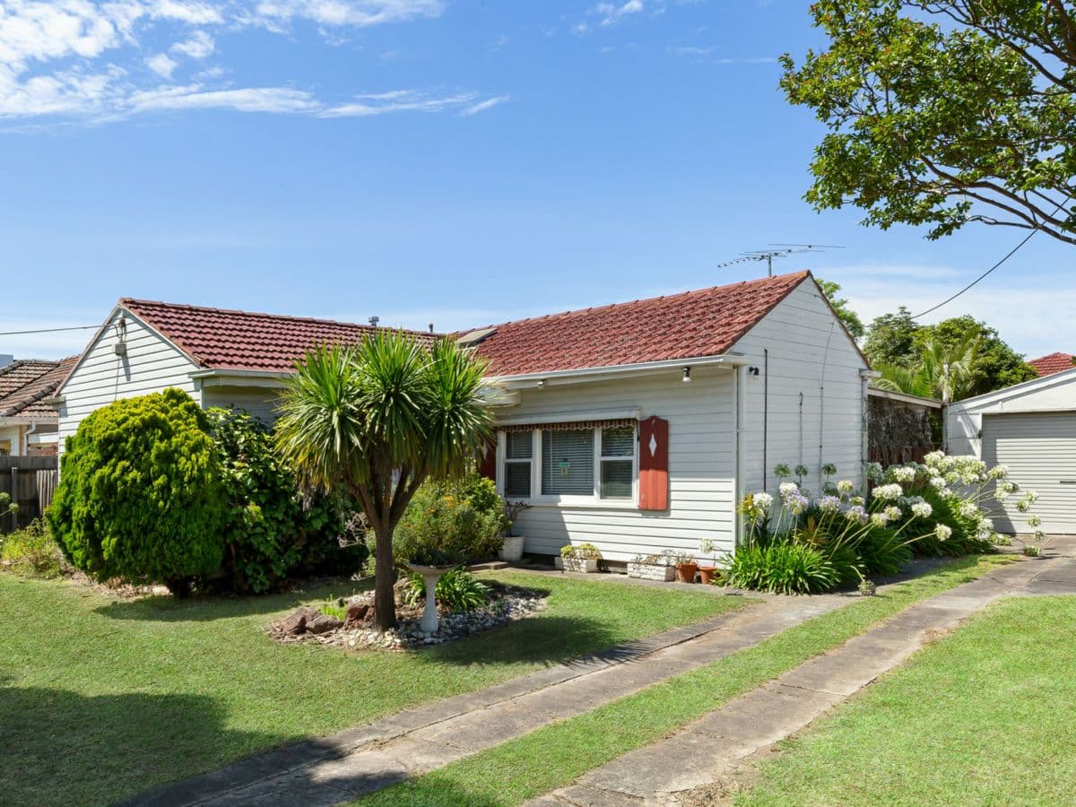 230 Rossmoyne Street, THORNBURY, Thornbury - Thumbnail 2
