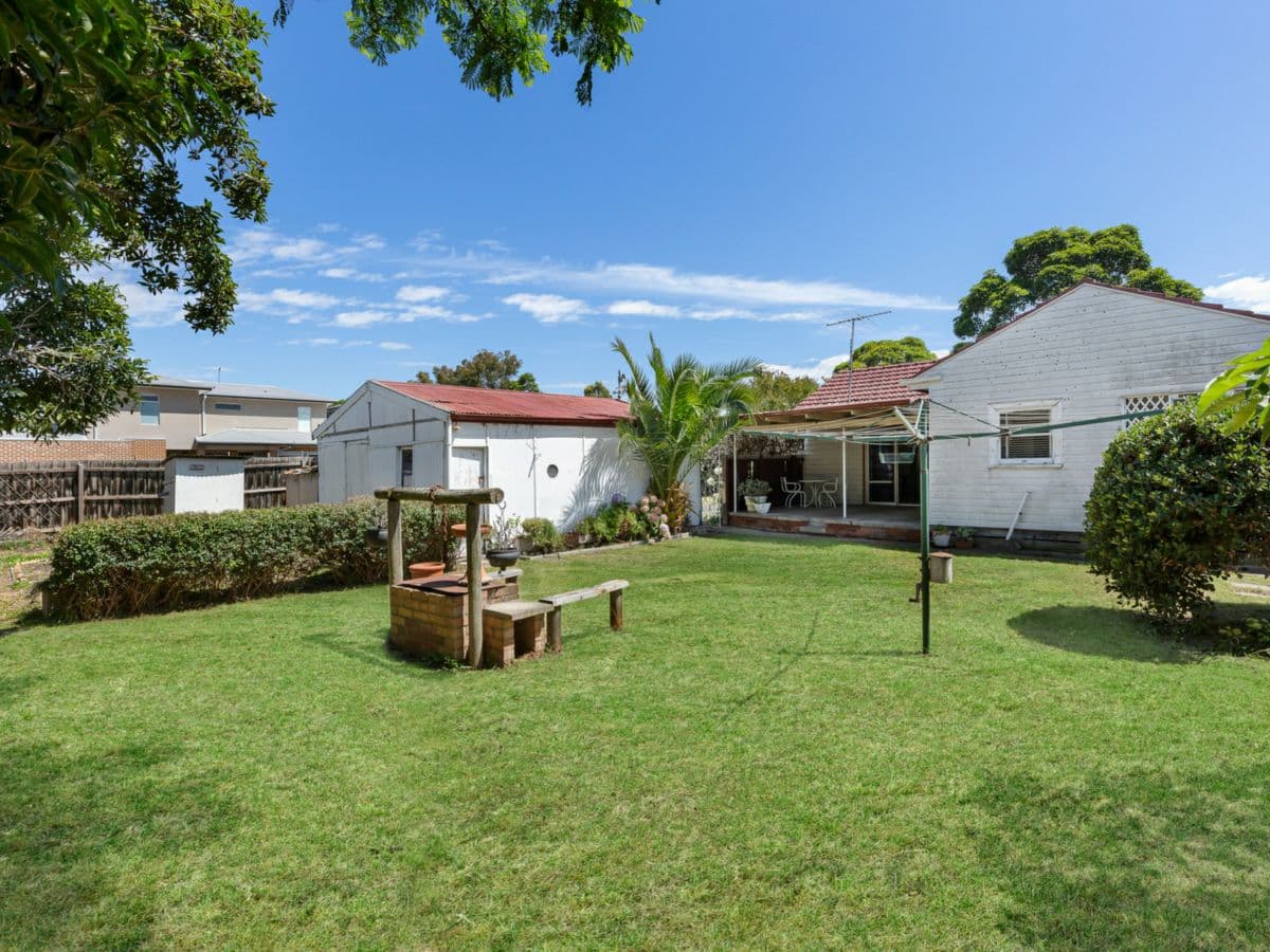 230 Rossmoyne Street, THORNBURY, Thornbury - Thumbnail 3