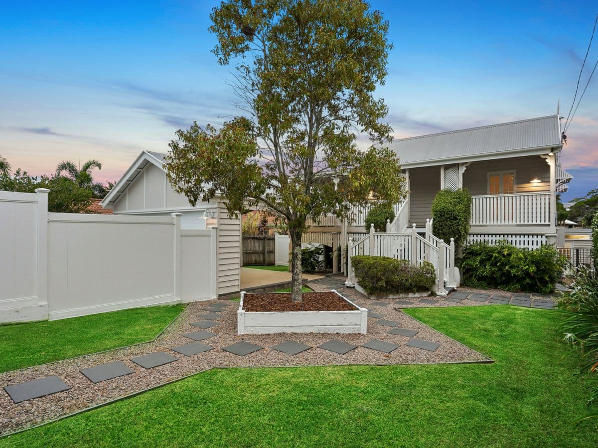 37 Oates Street, KEDRON, Kedron - Thumbnail 2