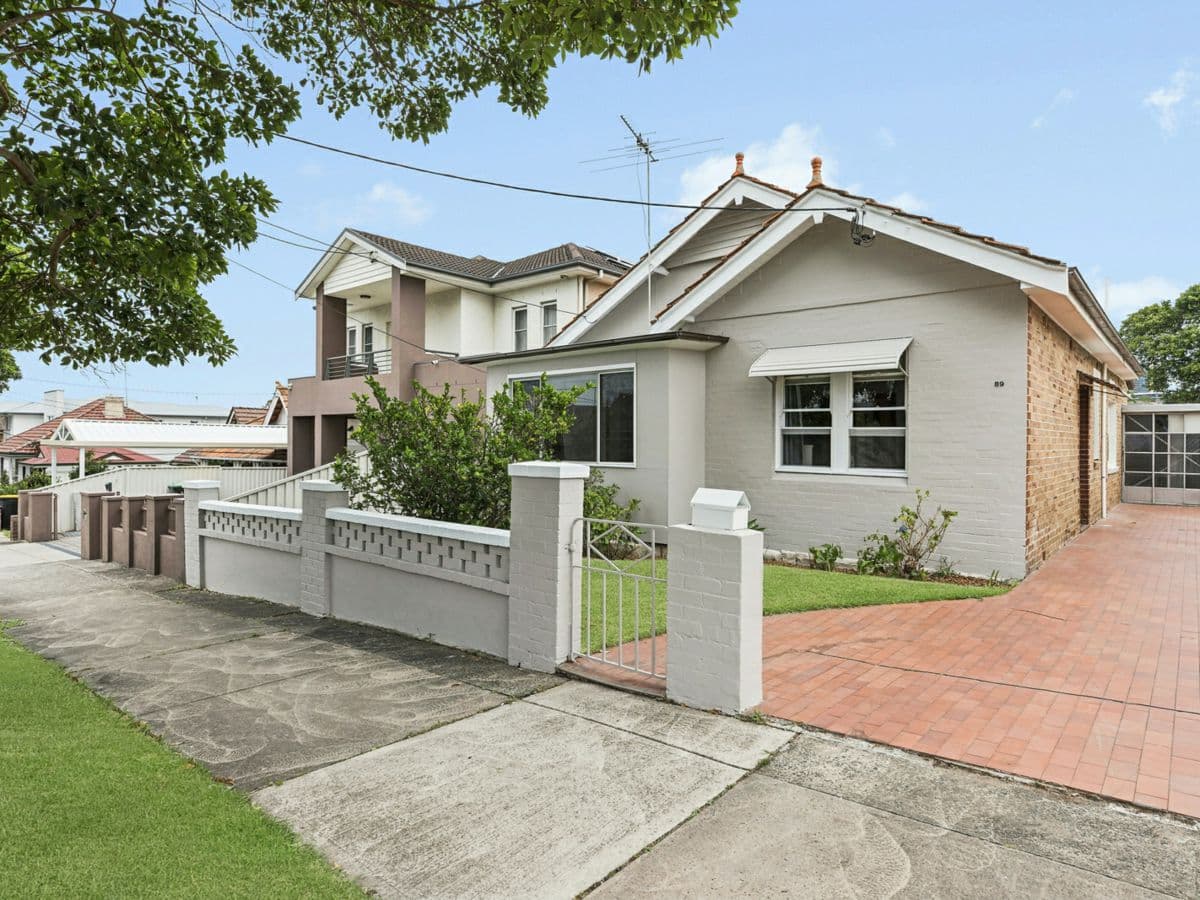 89 High Street, CARLTON, Carlton - Image 1