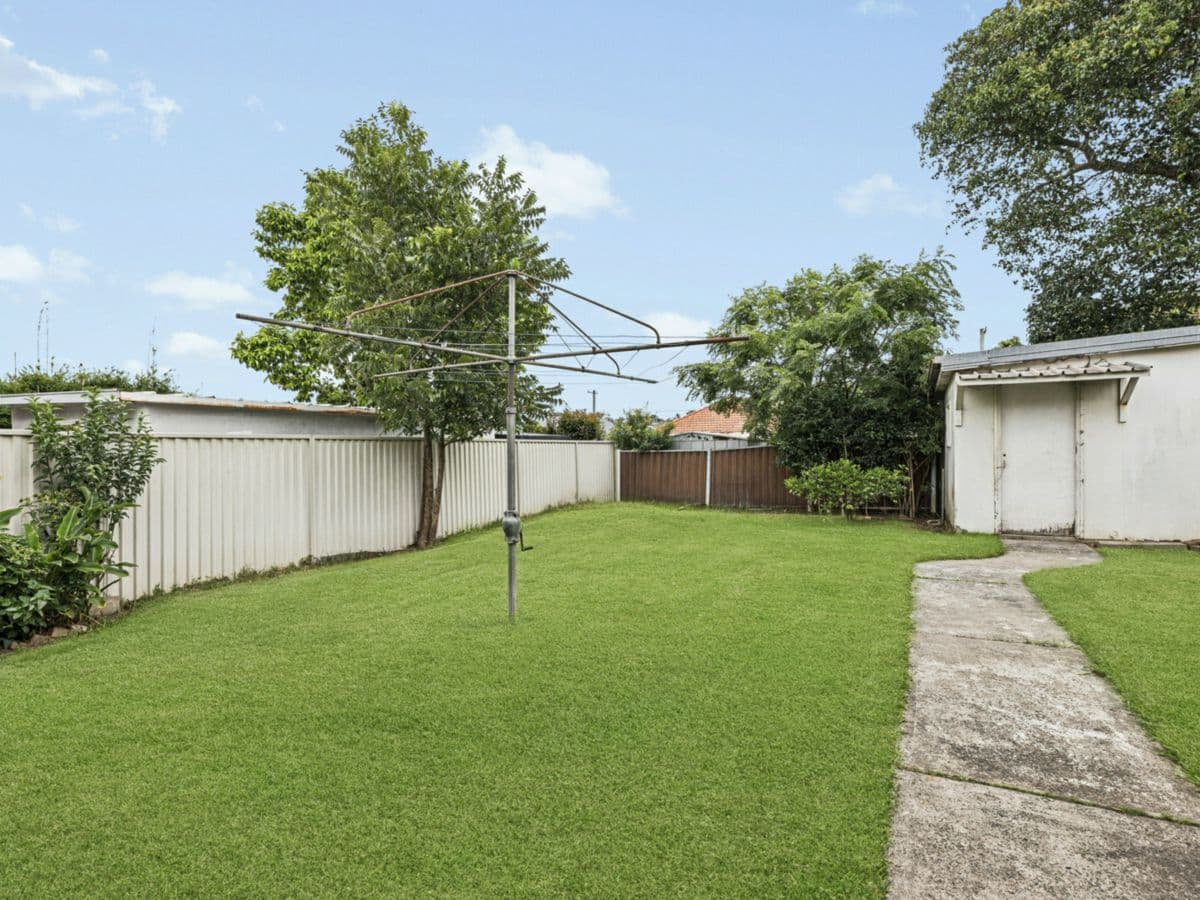 89 High Street, CARLTON, Carlton - Thumbnail 8
