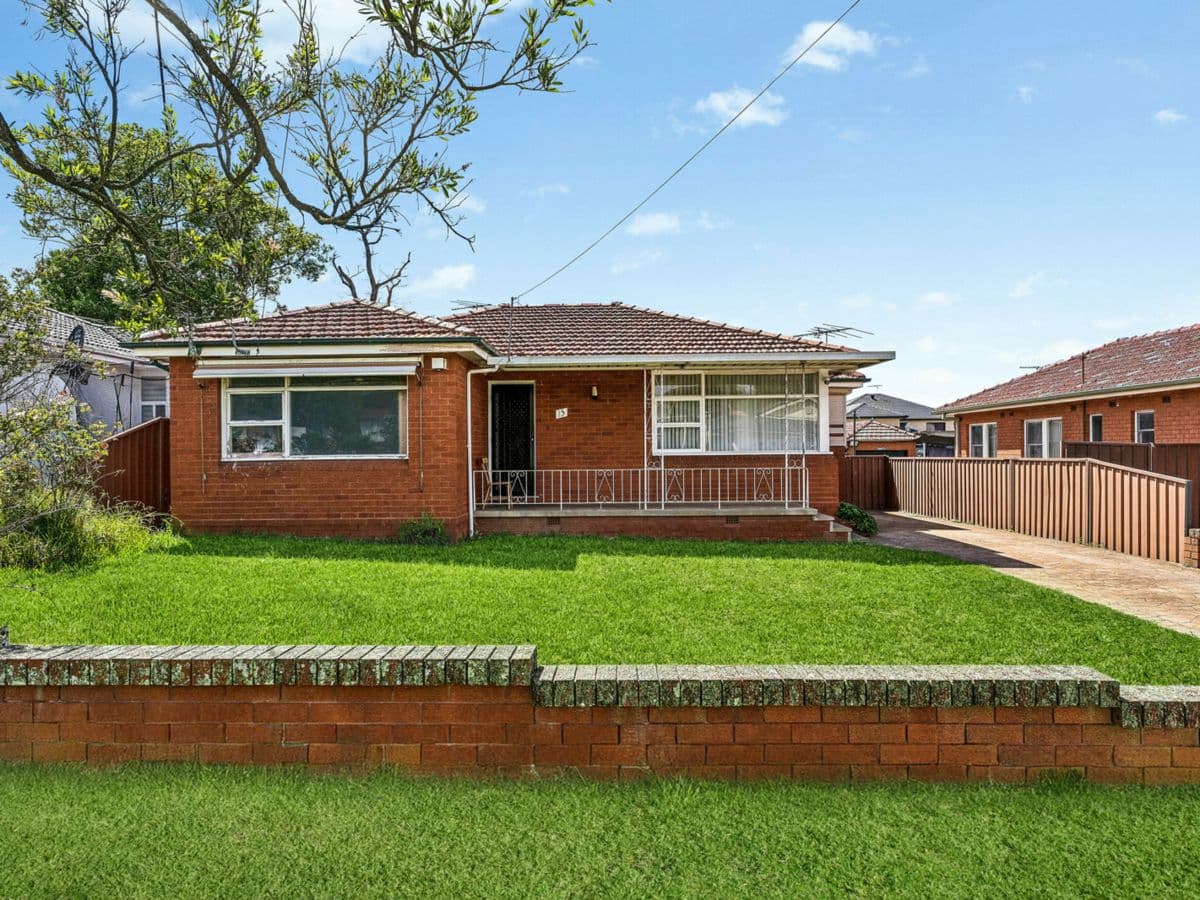 15 Gail Place, BANKSTOWN, Bankstown - Image 1