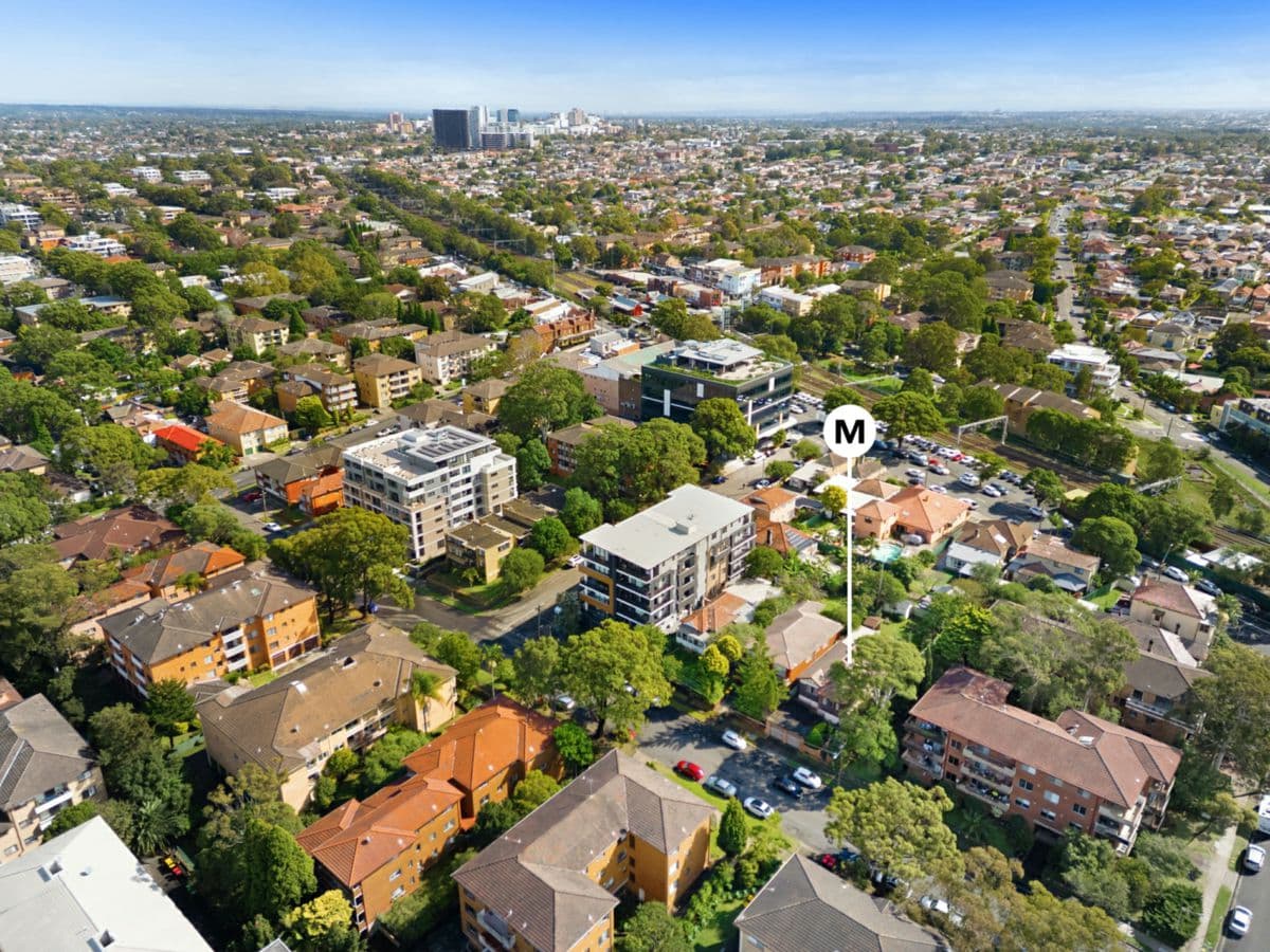 1 Hampton Court, CARLTON, Carlton - Image 1