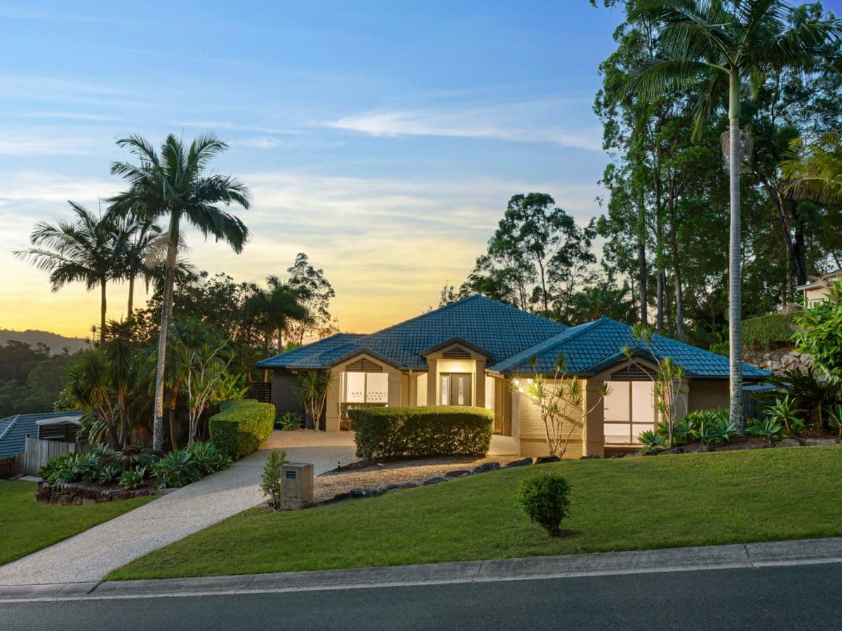 21 Forest Drive, ELANORA, Elanora - Thumbnail 2