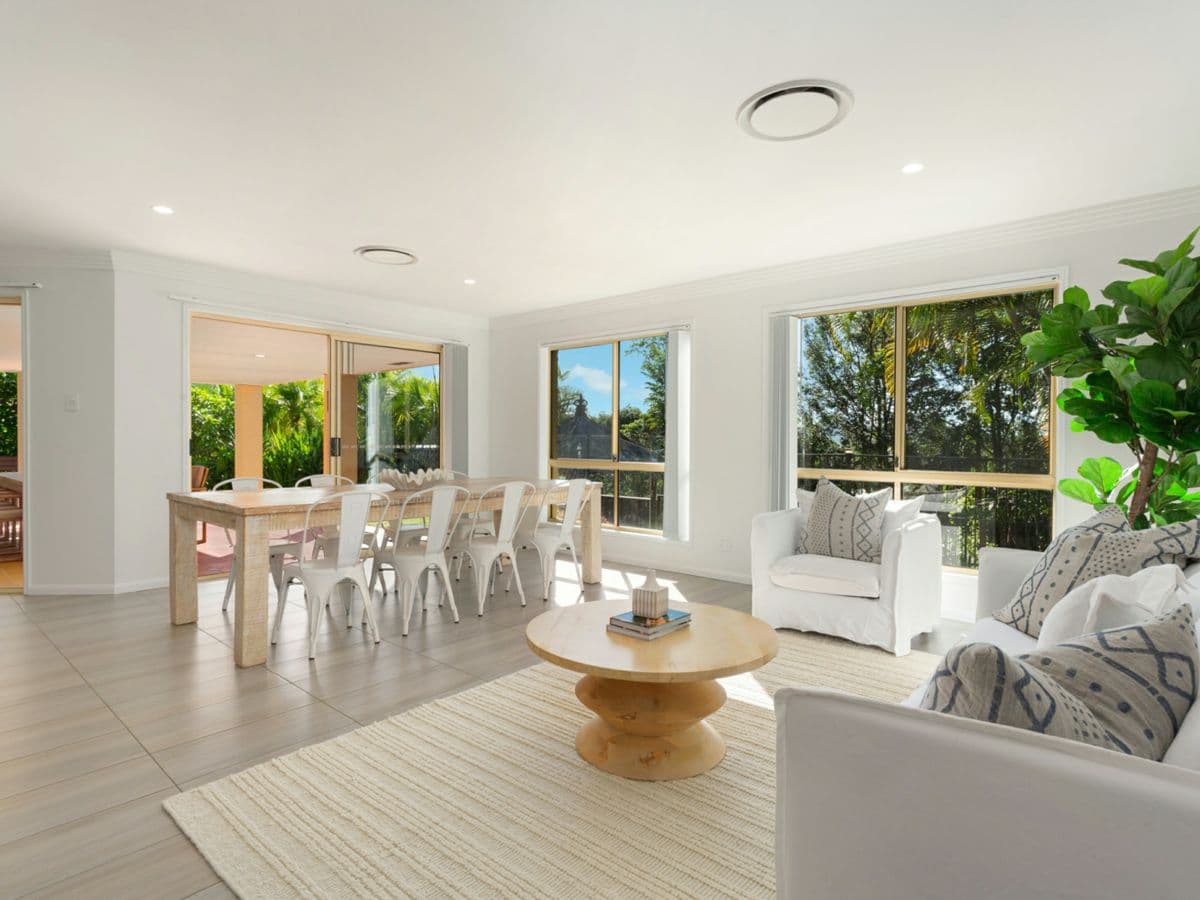 21 Forest Drive, ELANORA, Elanora - Thumbnail 4