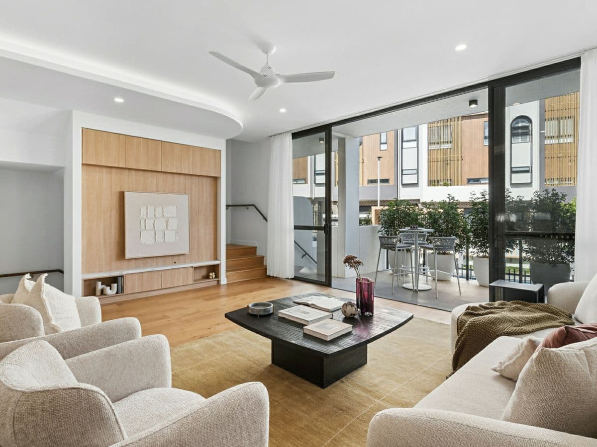 46/75 Jacaranda Place, INDOOROOPILLY, Indooroopilly - Thumbnail 3