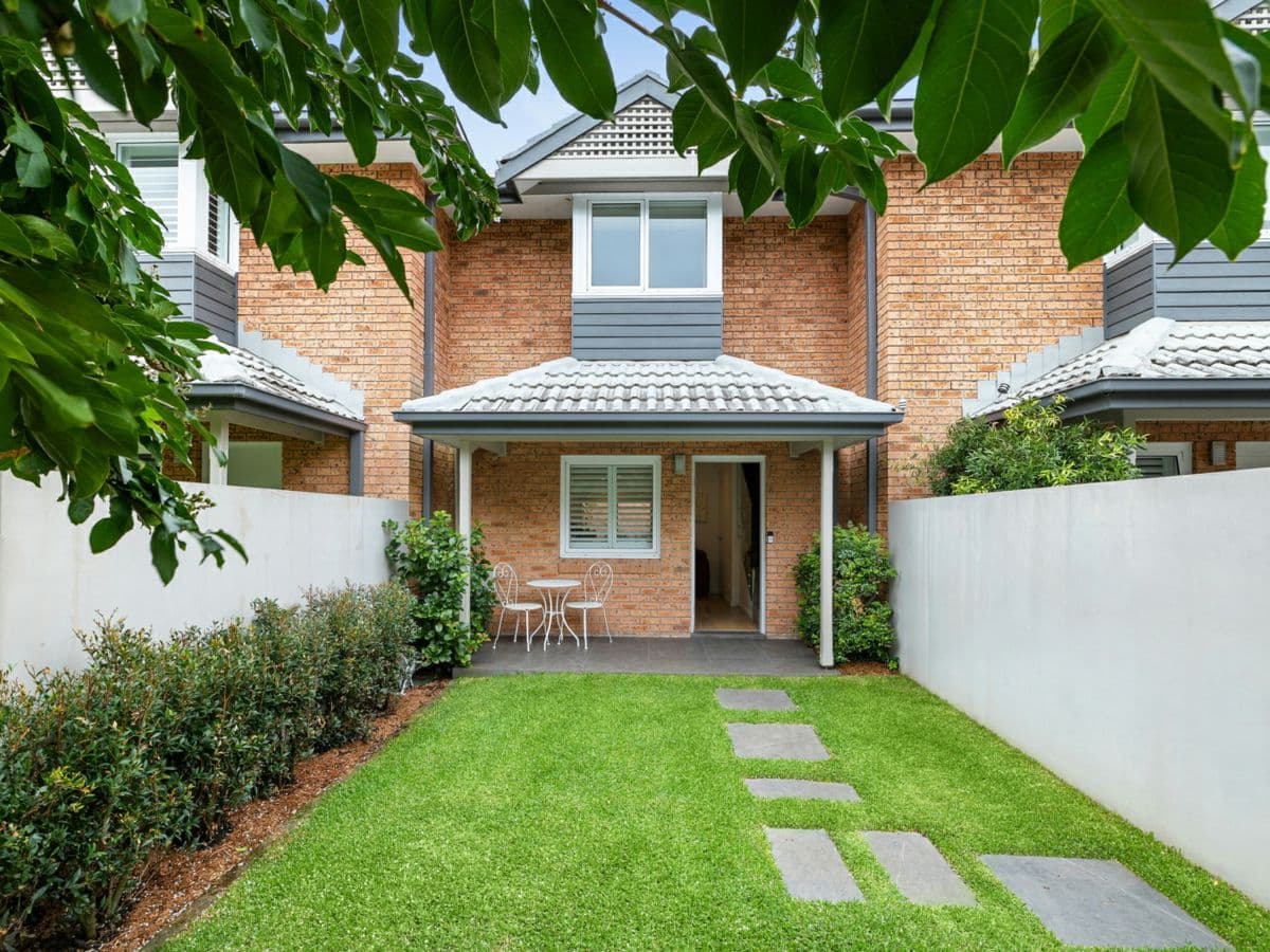 2/9 Lithgow Street, WOLLSTONECRAFT, Wollstonecraft - Image 1