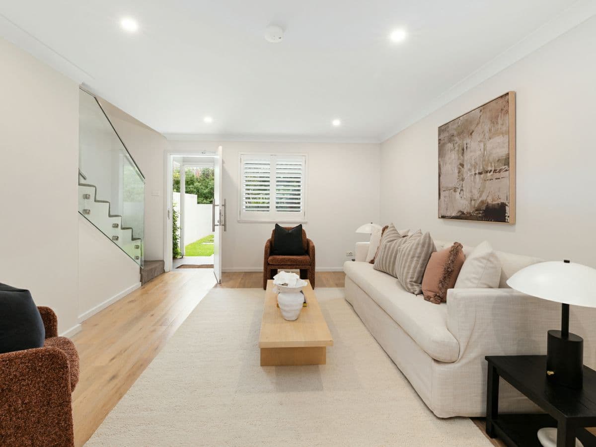 2/9 Lithgow Street, WOLLSTONECRAFT, Wollstonecraft - Thumbnail 2