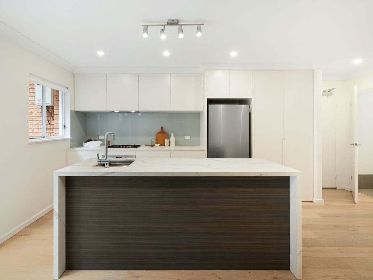2/9 Lithgow Street, WOLLSTONECRAFT, Wollstonecraft - Thumbnail 4