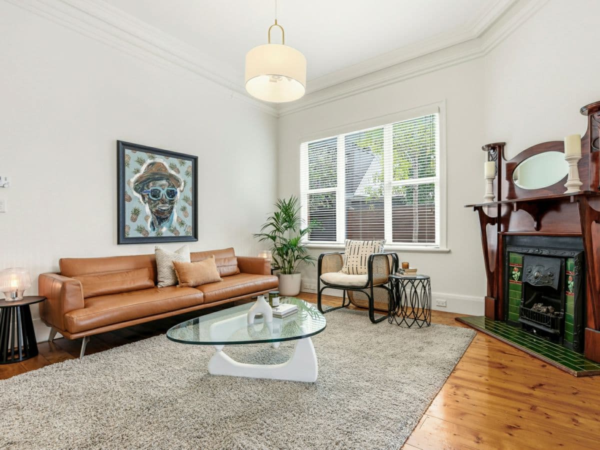 11 Meredith Street, ELWOOD, Elwood - Thumbnail 2