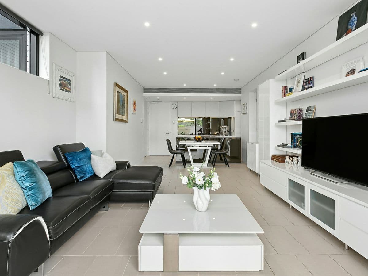 2/6 Maxwell Road, FOREST LODGE, Forest Lodge - Image 1