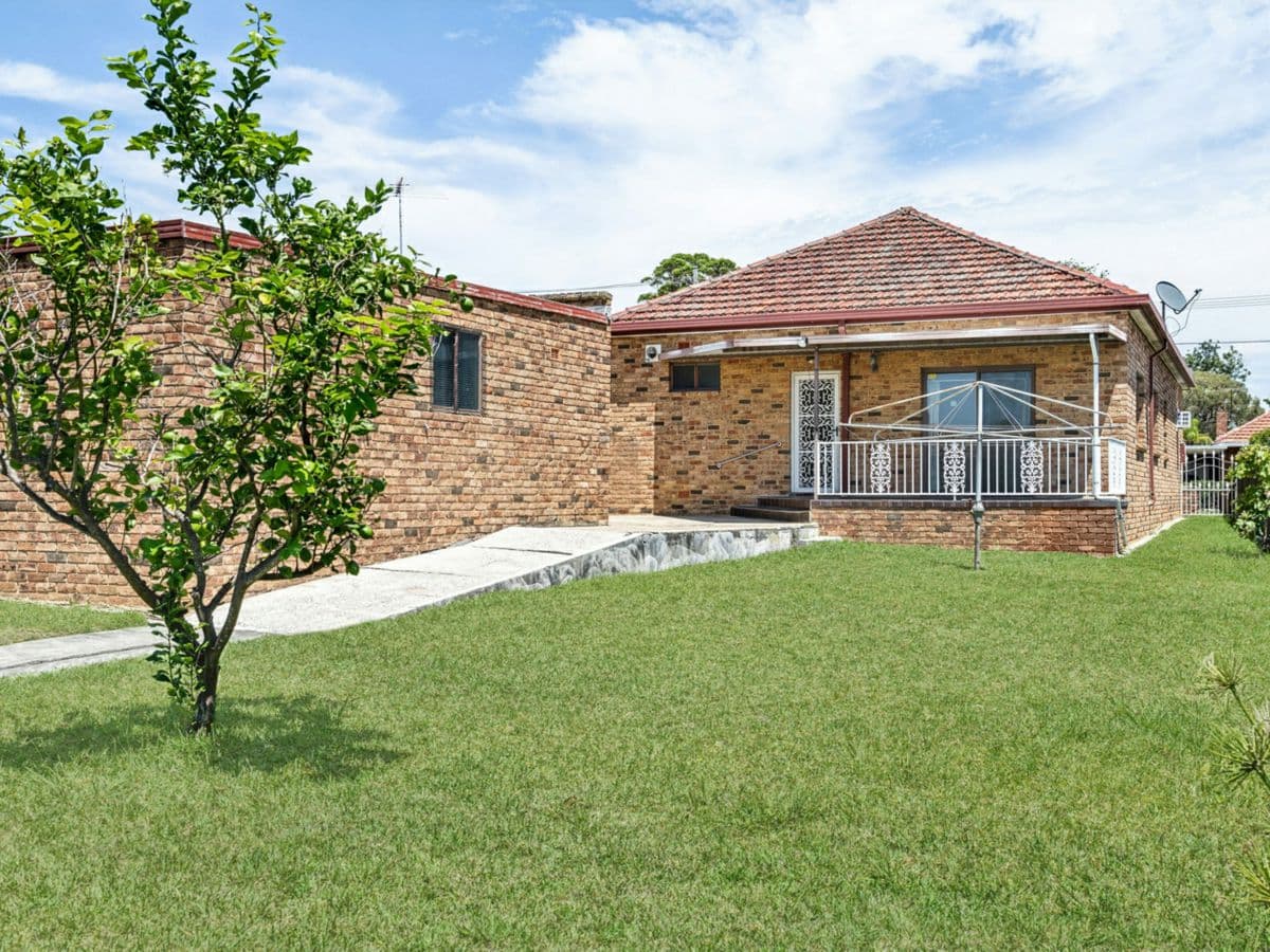 10 Sutcliffe Street, KINGSGROVE, Kingsgrove - Thumbnail 3