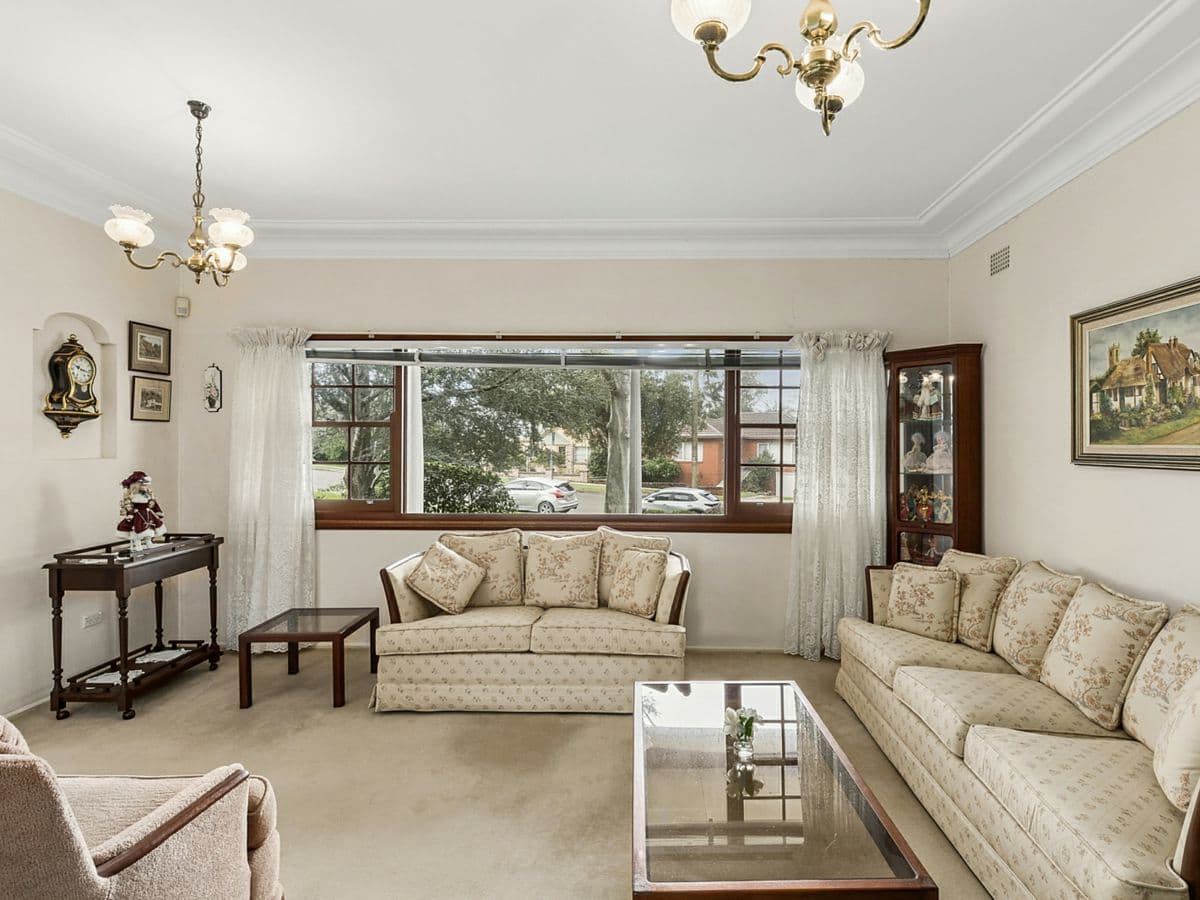 39 Crescent Road, CARINGBAH SOUTH, Caringbah South - Thumbnail 4