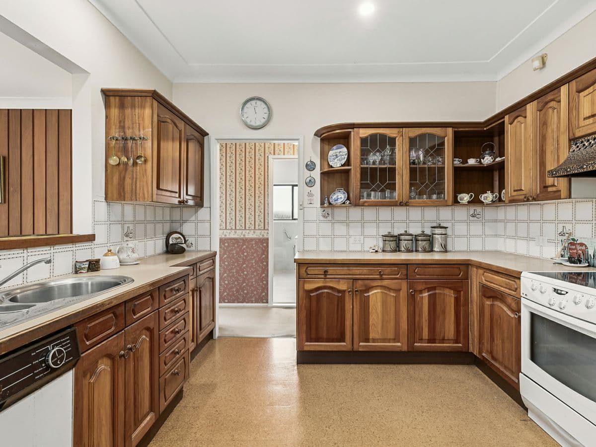 39 Crescent Road, CARINGBAH SOUTH, Caringbah South - Thumbnail 5