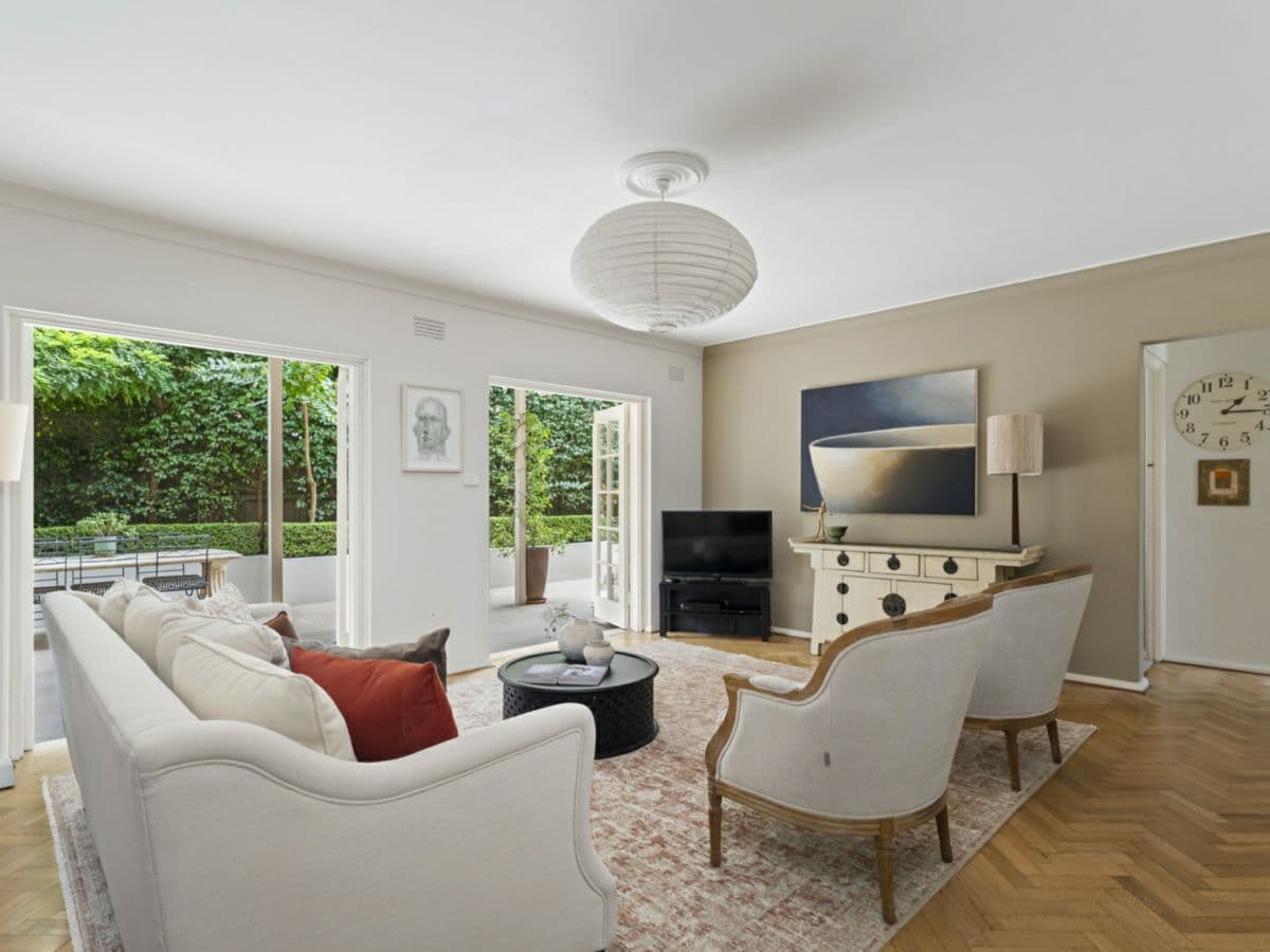 2/2a Trelawney Street, WOOLLAHRA, Woollahra - Image 1