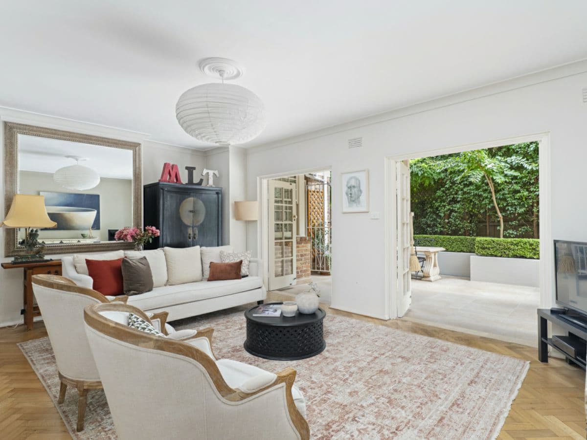 2/2a Trelawney Street, WOOLLAHRA, Woollahra - Thumbnail 2