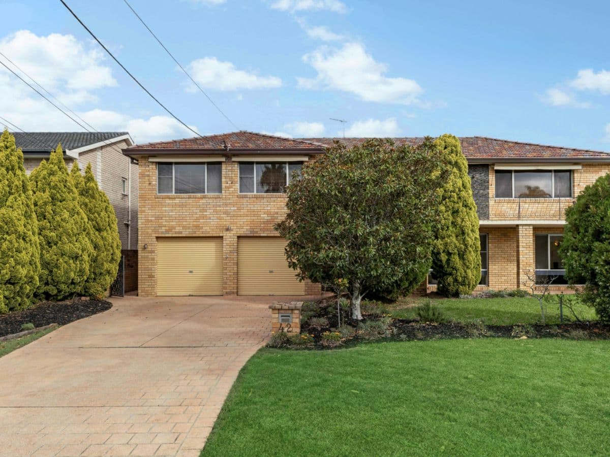 42 Hawkesbury Esplanade, SYLVANIA WATERS, Sylvania Waters - Thumbnail 2