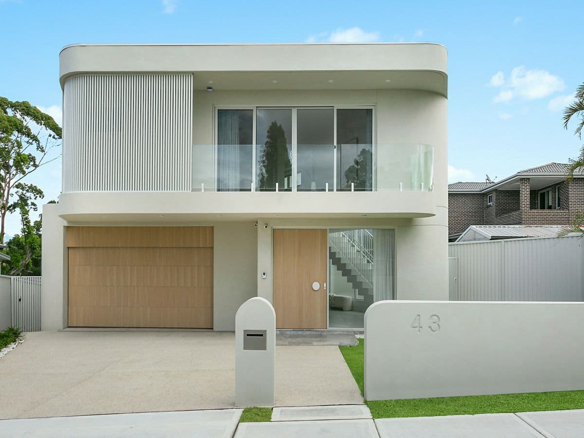 43 Stoddart Street, ROSELANDS, Roselands - Image 1