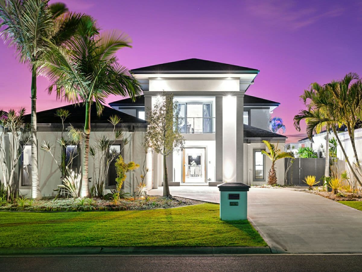 2154 Beaufort Way, HOPE ISLAND, Hope Island - Thumbnail 3