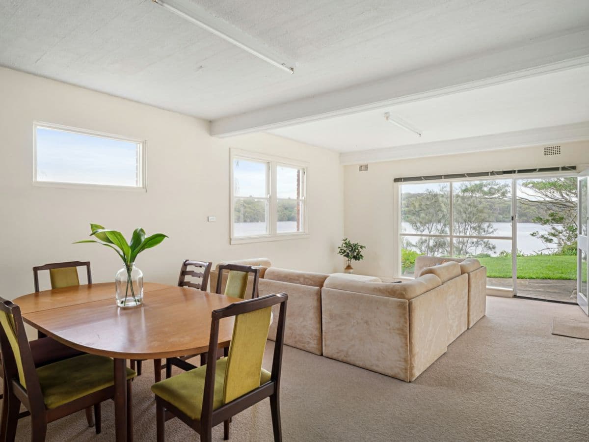 452 Willarong Road, CARINGBAH SOUTH, Caringbah South - Thumbnail 5