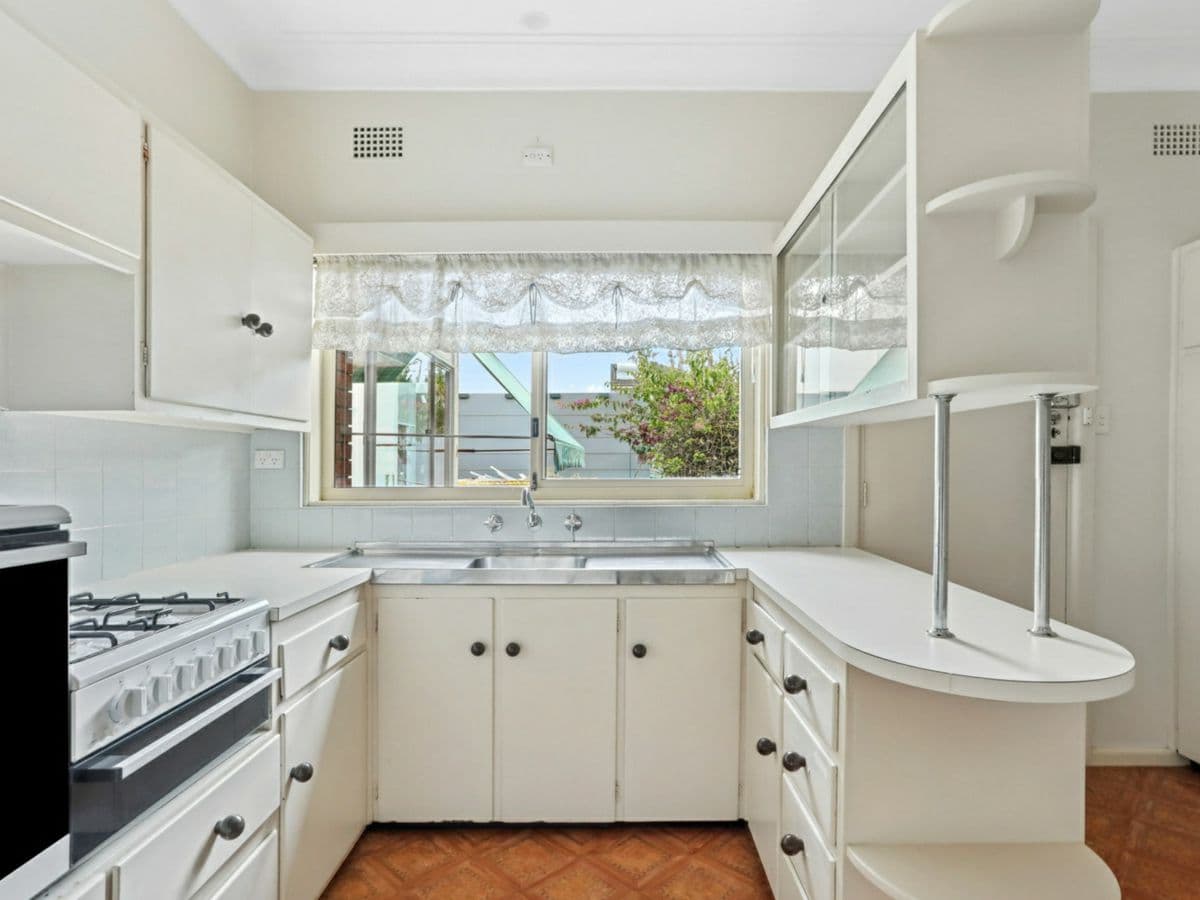 18 Hezlet Street, CHISWICK, Chiswick - Thumbnail 3