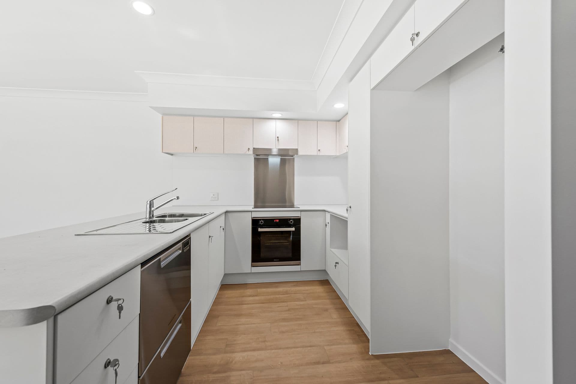 37 Vanessa Crescent, Cotswold Hills, QLD, 4350, Cotswold Hills - Thumbnail 3