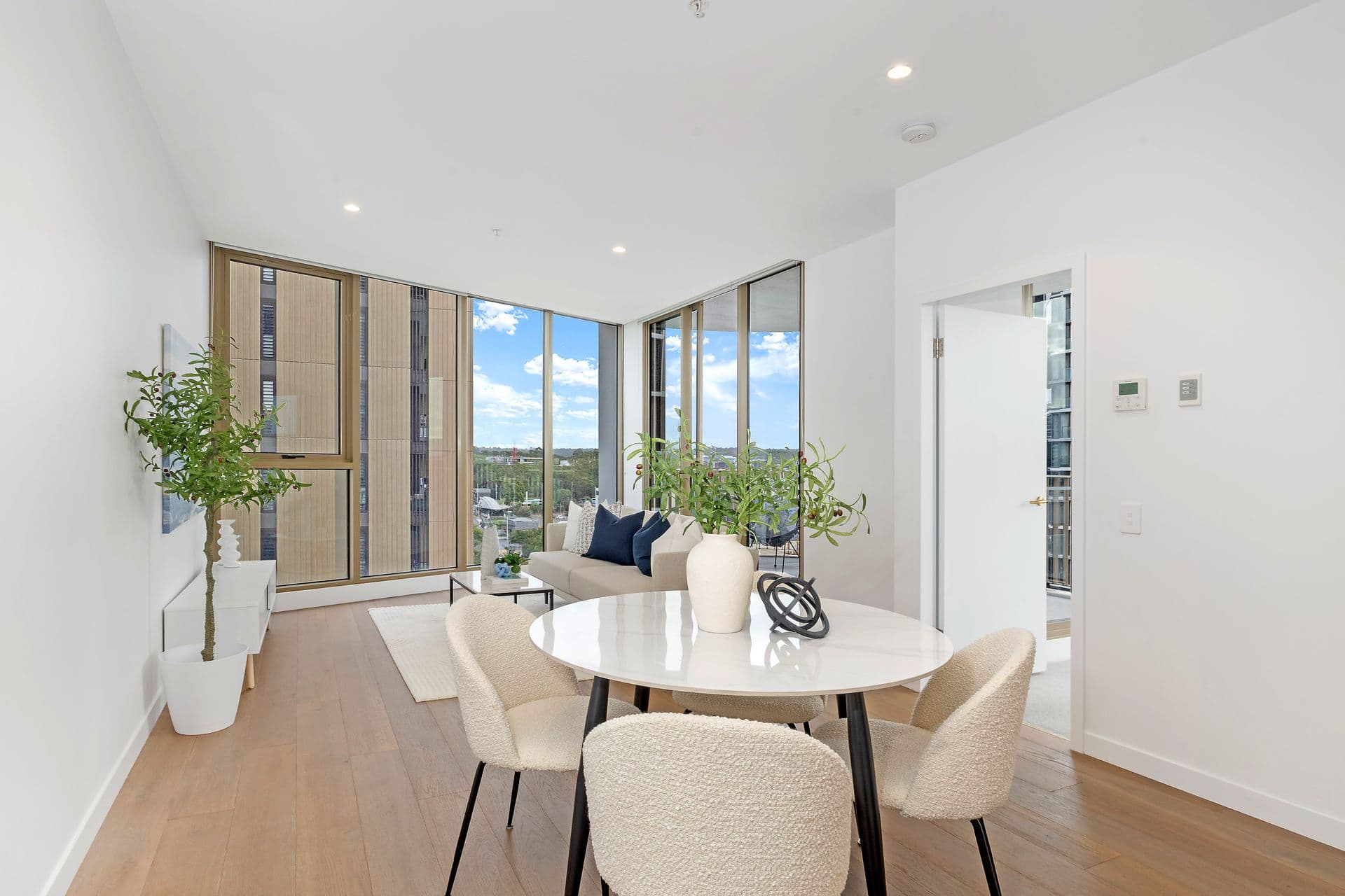 1107A/80 Waterloo Road, Macquarie Park - Thumbnail 2