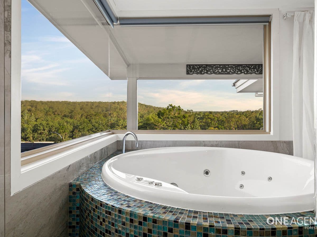 14 Seanna Place, BROOKWATER, Brookwater - Thumbnail 6
