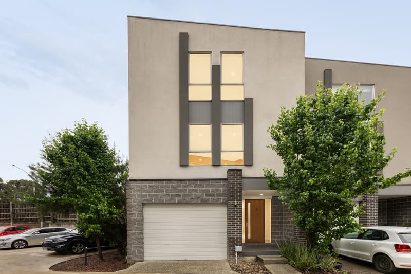 8/2 Ambrose Treacy Drive, Bundoora, Bundoora - Image 1