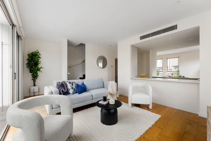 8/2 Ambrose Treacy Drive, Bundoora, Bundoora - Thumbnail 2