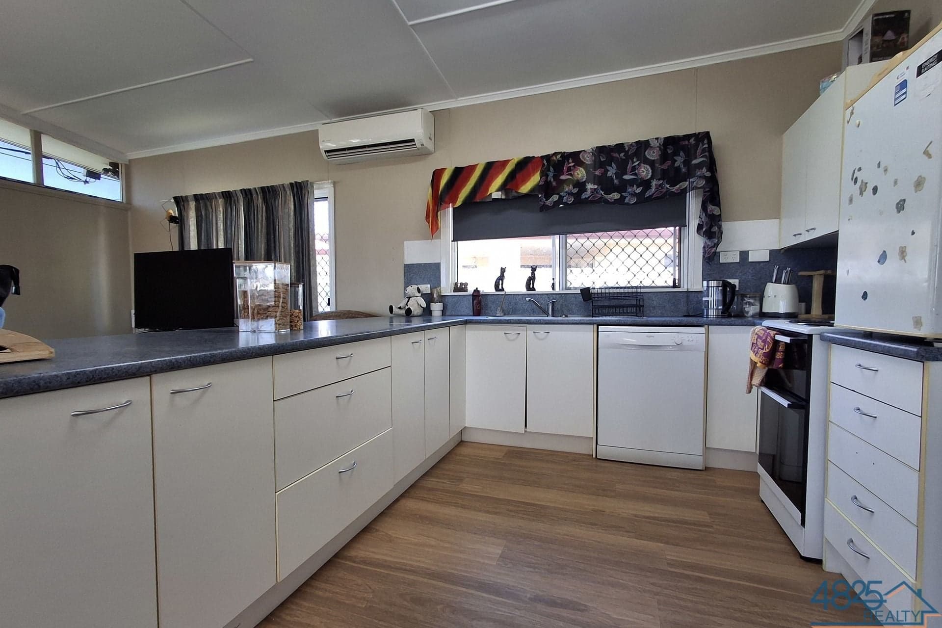 35 Carbine Avenue Mount Isa QLD, Mount Isa City - Thumbnail 5