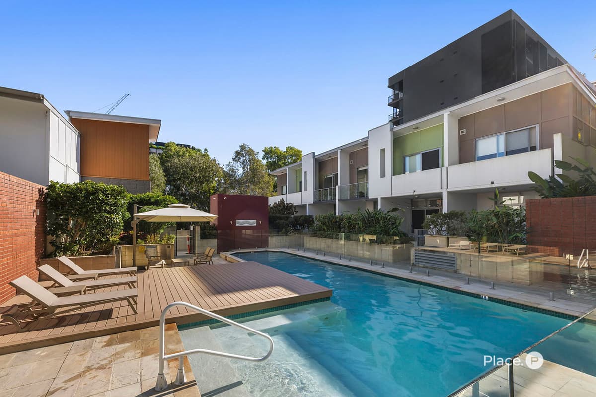 20 Anthony Street, West End - Image 1