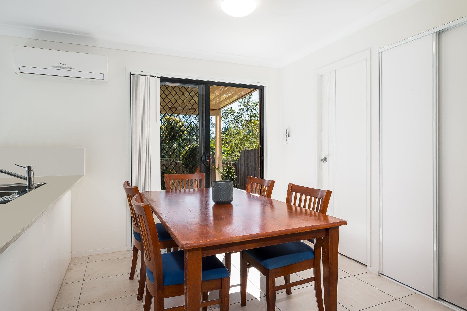 6/8 Wattlebrush Court, Park Ridge, Park Ridge - Thumbnail 3