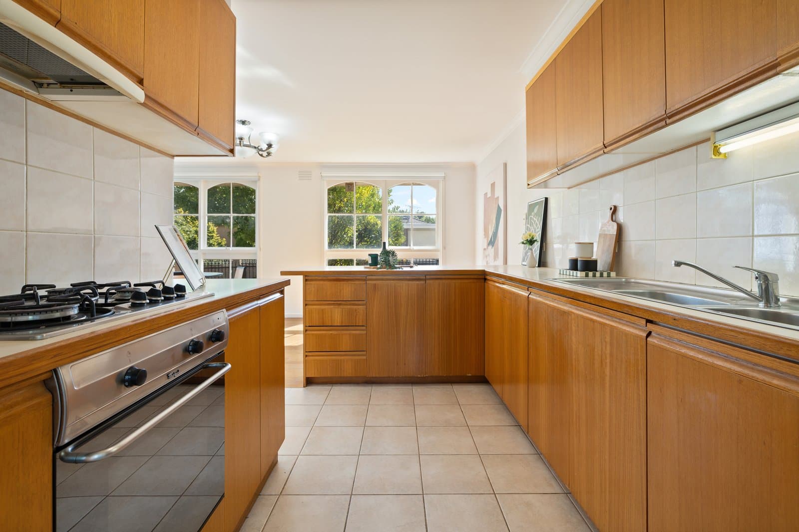 42 Chancellor Drive, Wheelers Hill, Wheelers Hill - Thumbnail 6