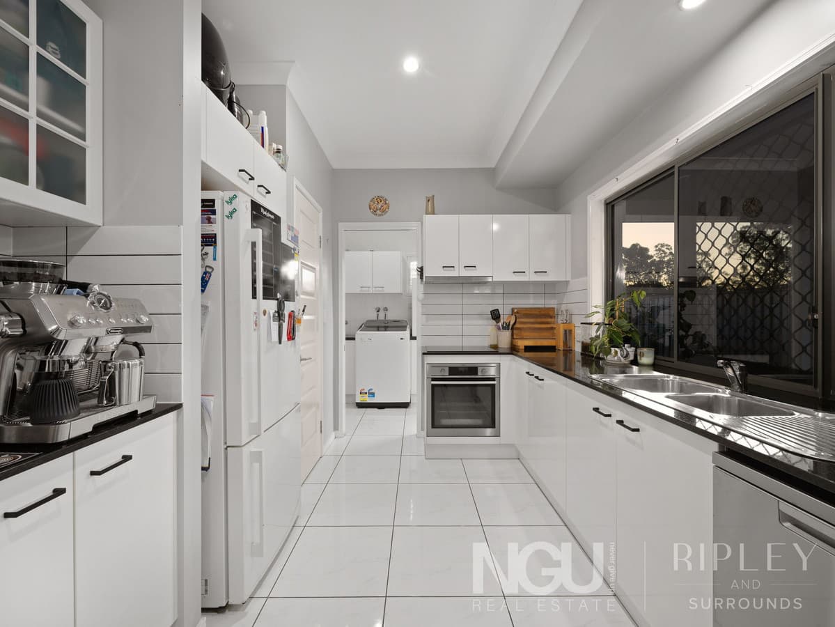 37 Honeywood Drive, Fernvale QLD 4306, Fernvale - Thumbnail 4