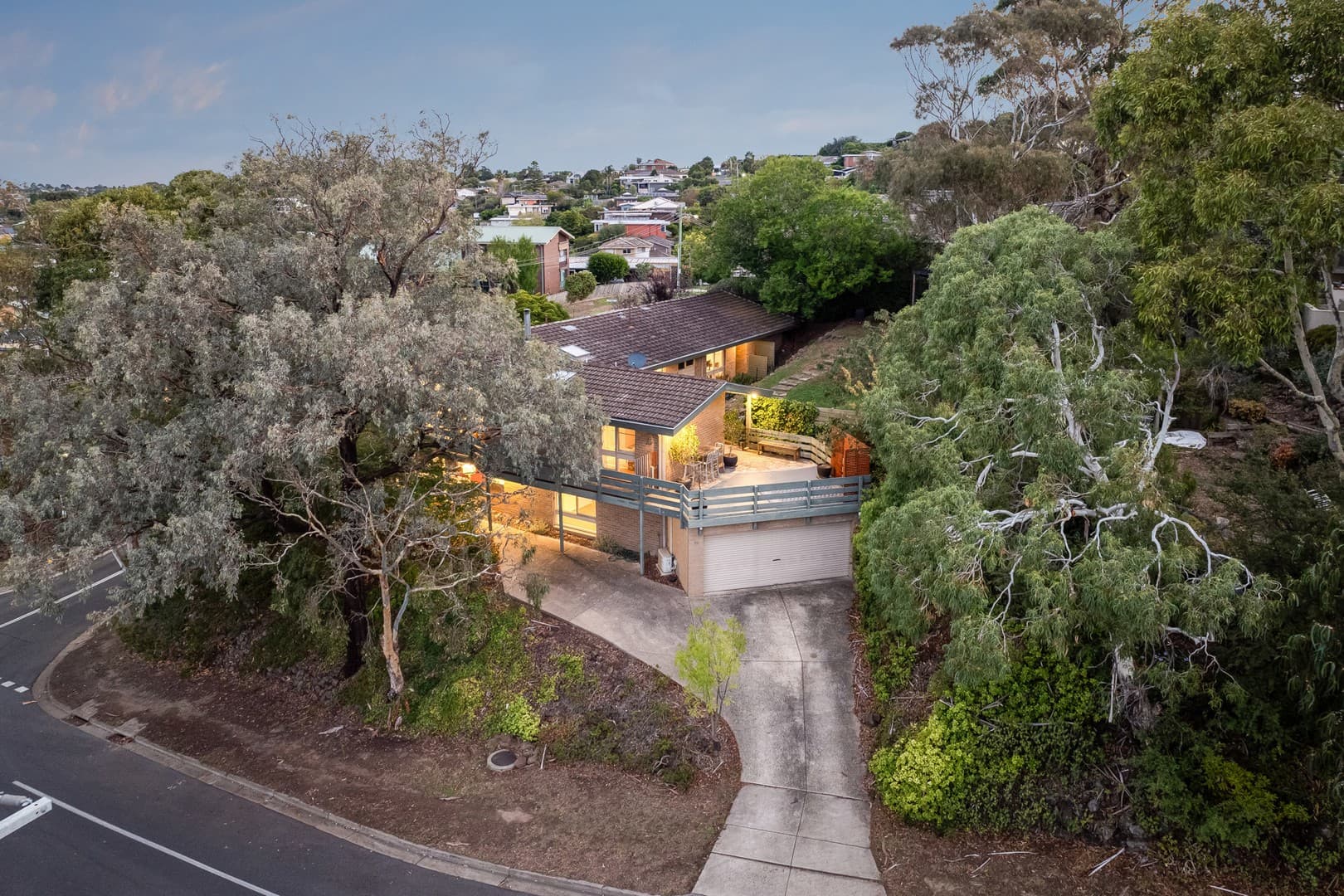 15 Challambra Crescent, Highton, VIC 3216, Highton - Thumbnail 4