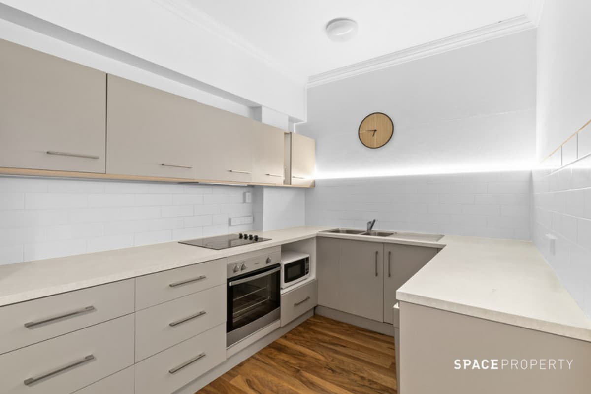 2 / 67 St Pauls Tce, Spring Hill QLD 4000, Spring Hill - Thumbnail 3