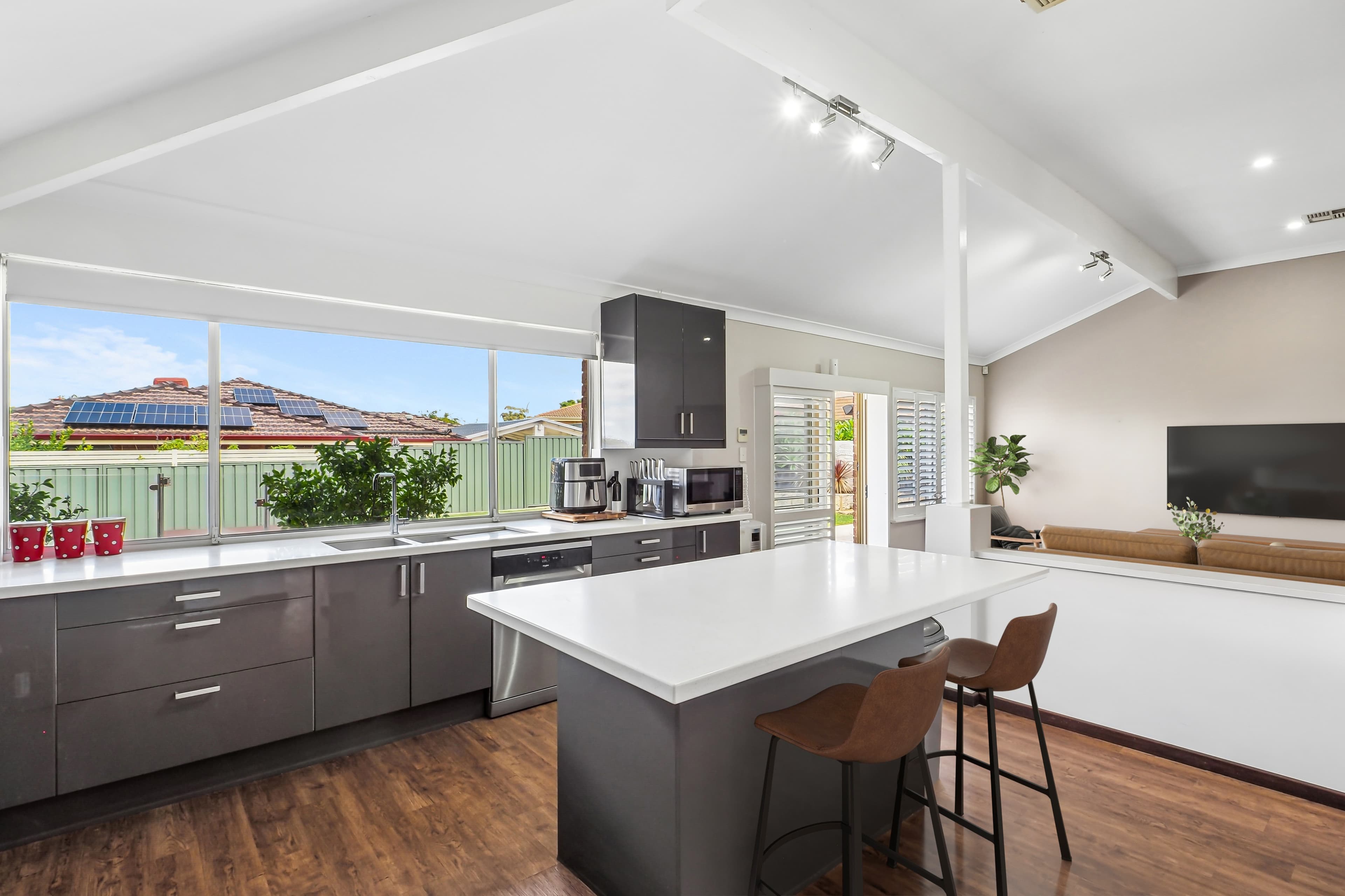 7 Nadine Place, WOODVALE WA 6026, Woodvale - Thumbnail 2