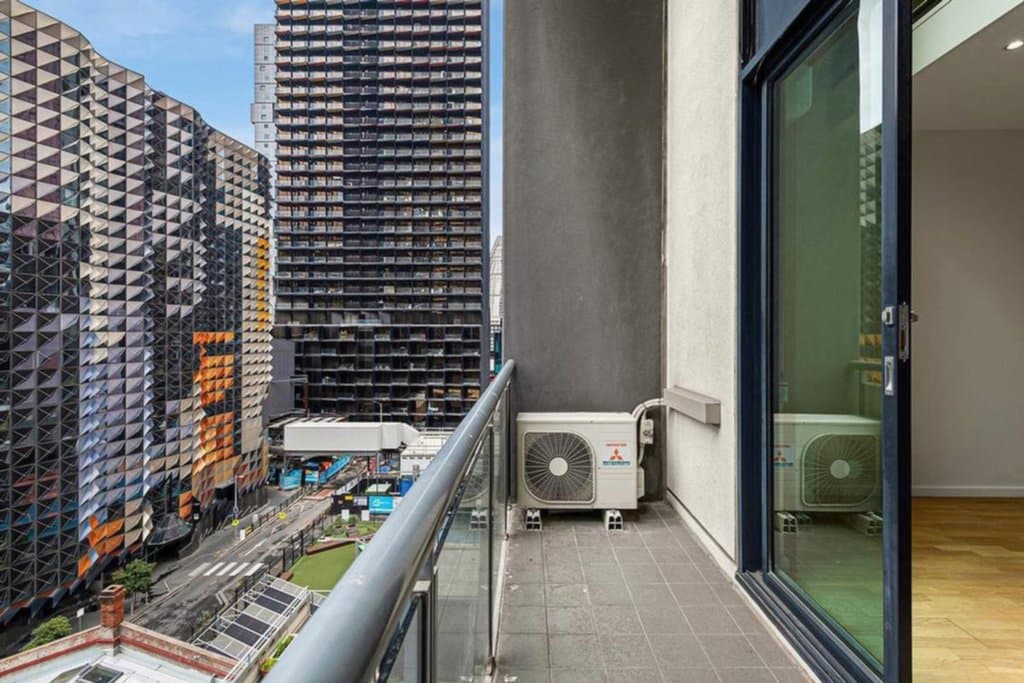 712/87 Franklin Street, Melbourne - Thumbnail 5