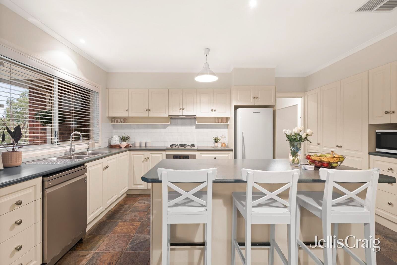 44 Eskdale Drive, Croydon Hills, Croydon Hills - Thumbnail 3