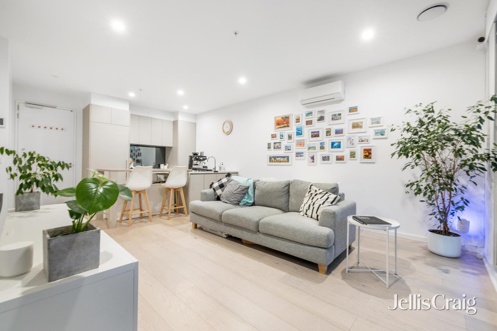 207/166 Whitehorse Road, Blackburn, Blackburn - Thumbnail 3