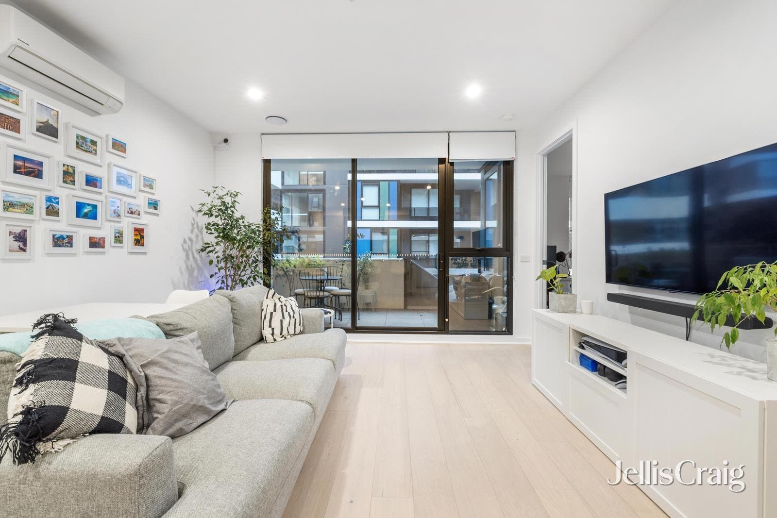 207/166 Whitehorse Road, Blackburn, Blackburn - Thumbnail 4