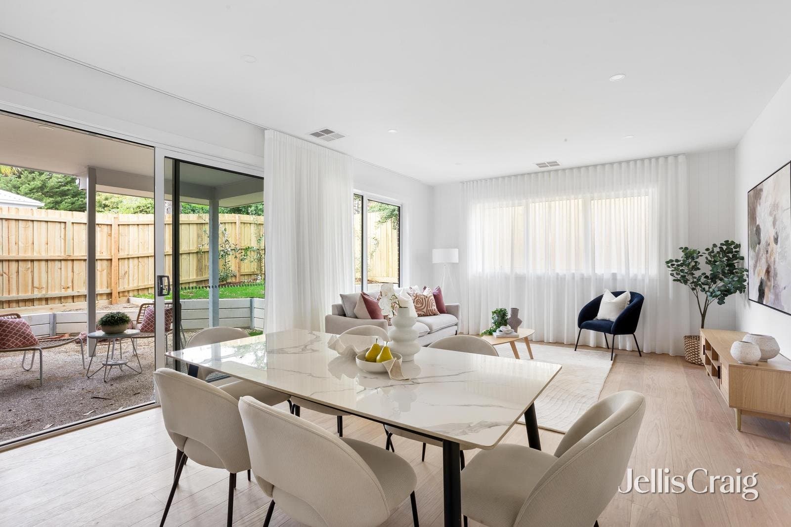 10 Kingston Road, Surrey Hills, Surrey Hills - Thumbnail 6