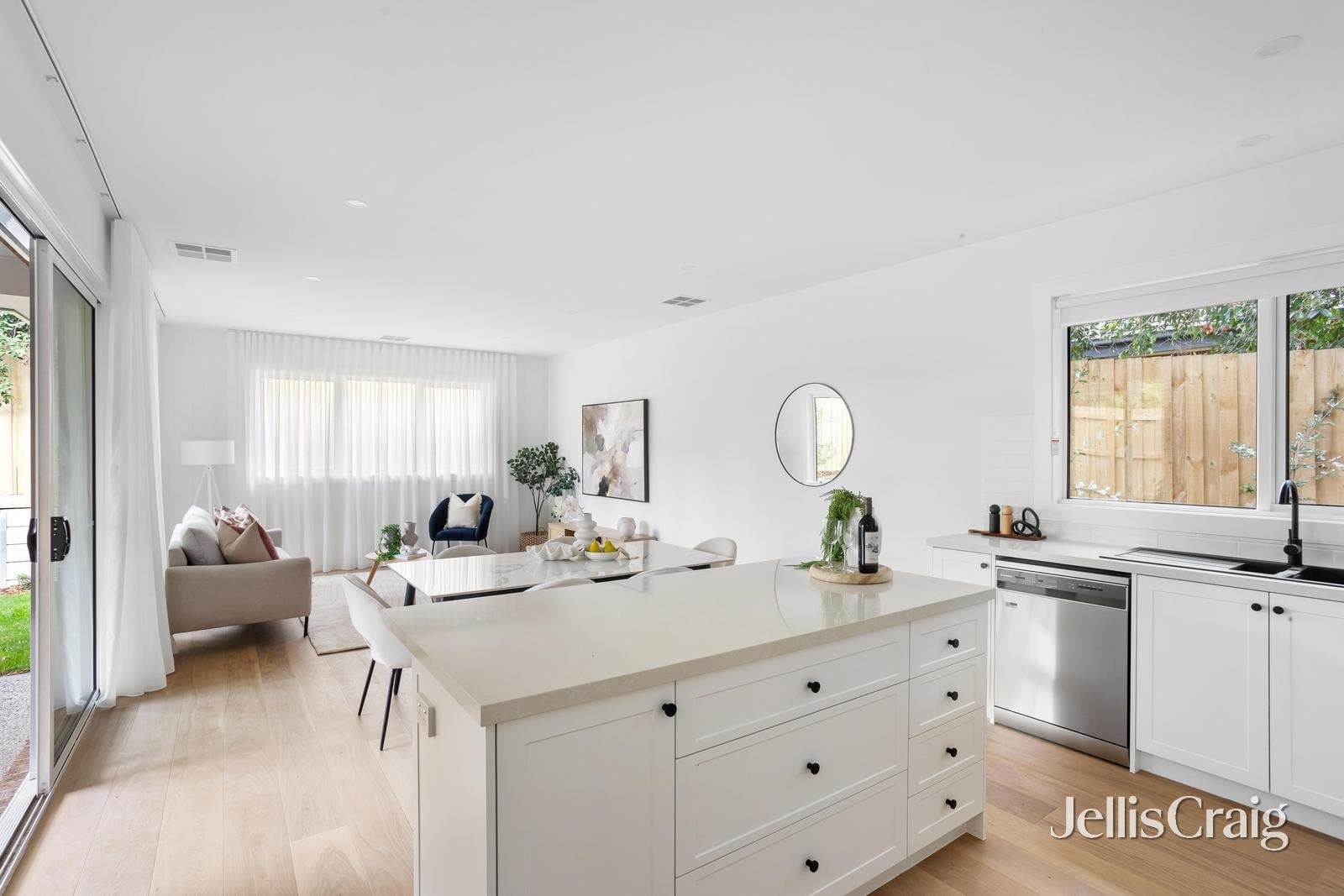 10 Kingston Road, Surrey Hills, Surrey Hills - Thumbnail 7