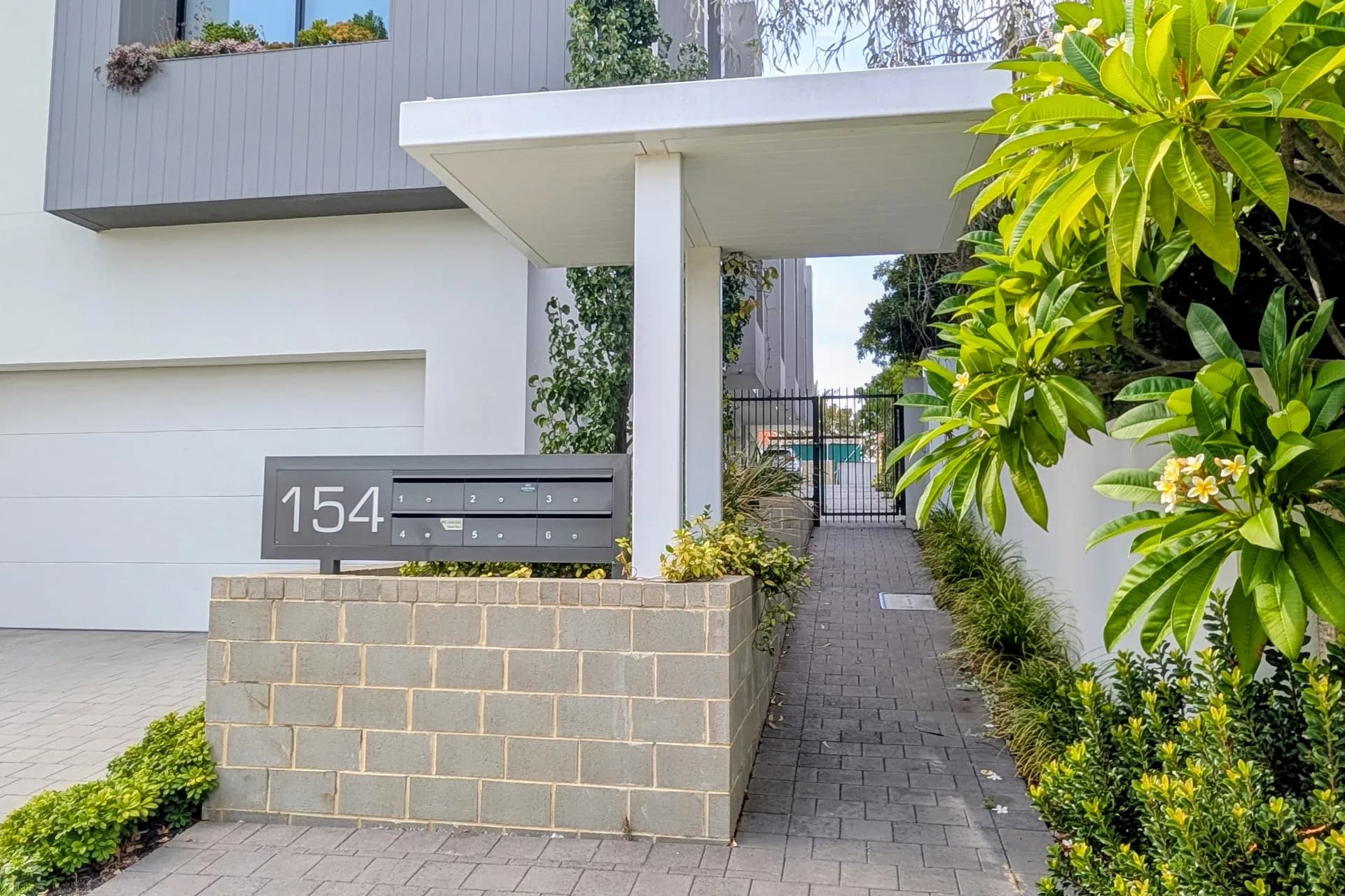 4/154 Lockhart Street, Como, WA, Como - Image 1