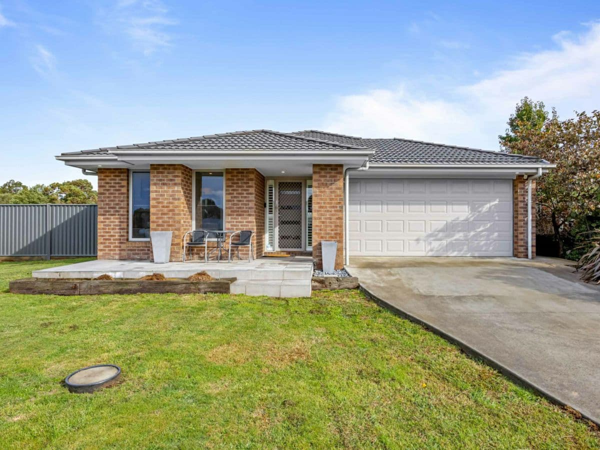7 Lay Court, BALLAN, Ballan - Image 1