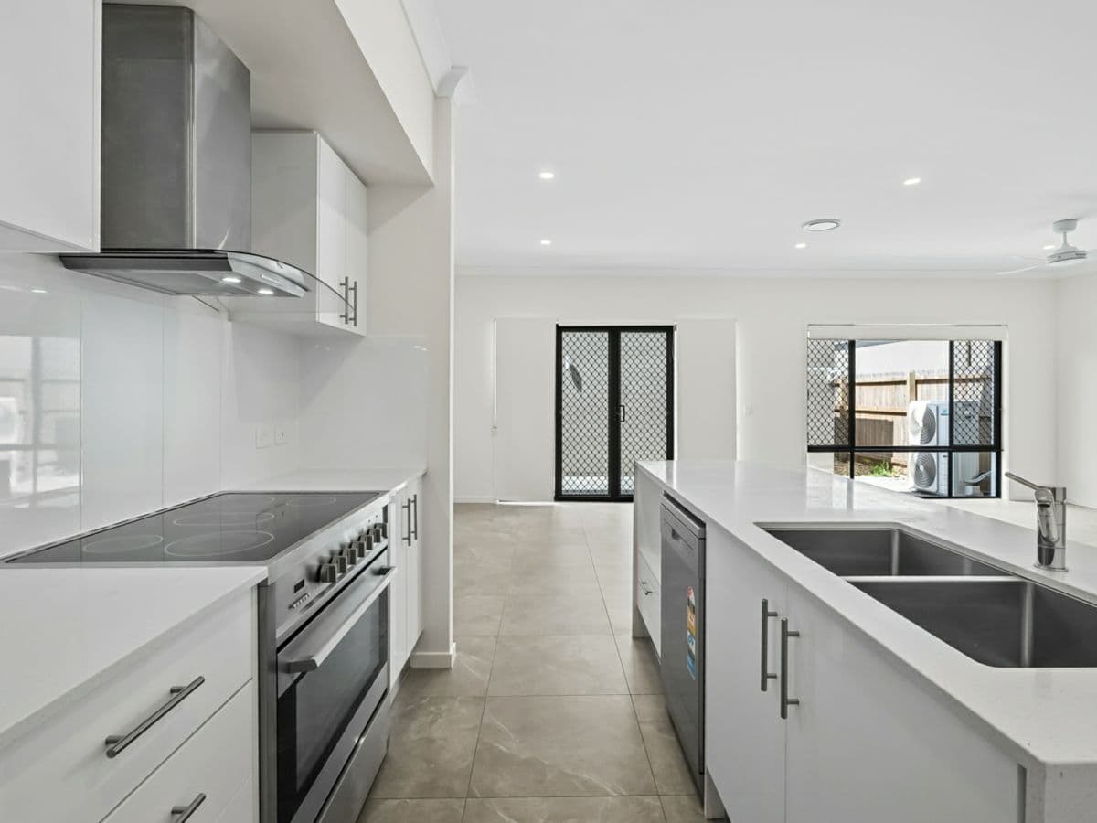 7 Coventry Lane, JOYNER, Joyner - Thumbnail 5