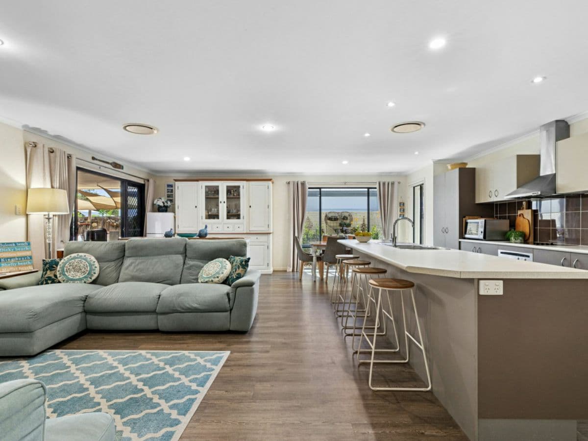 2 Geebung Court, MERIDAN PLAINS, Meridan Plains - Thumbnail 4