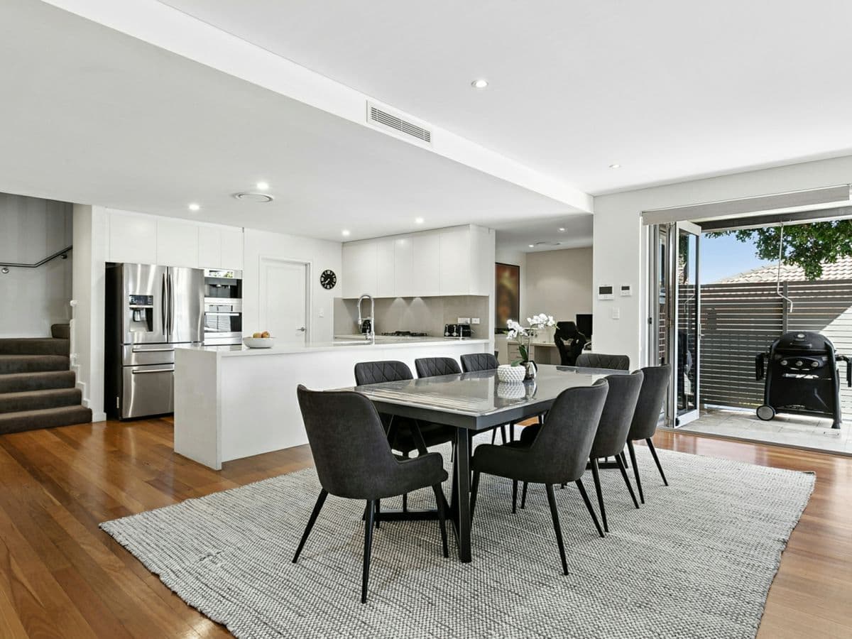 A1/145 Russell Avenue, DOLLS POINT, Dolls Point - Thumbnail 3