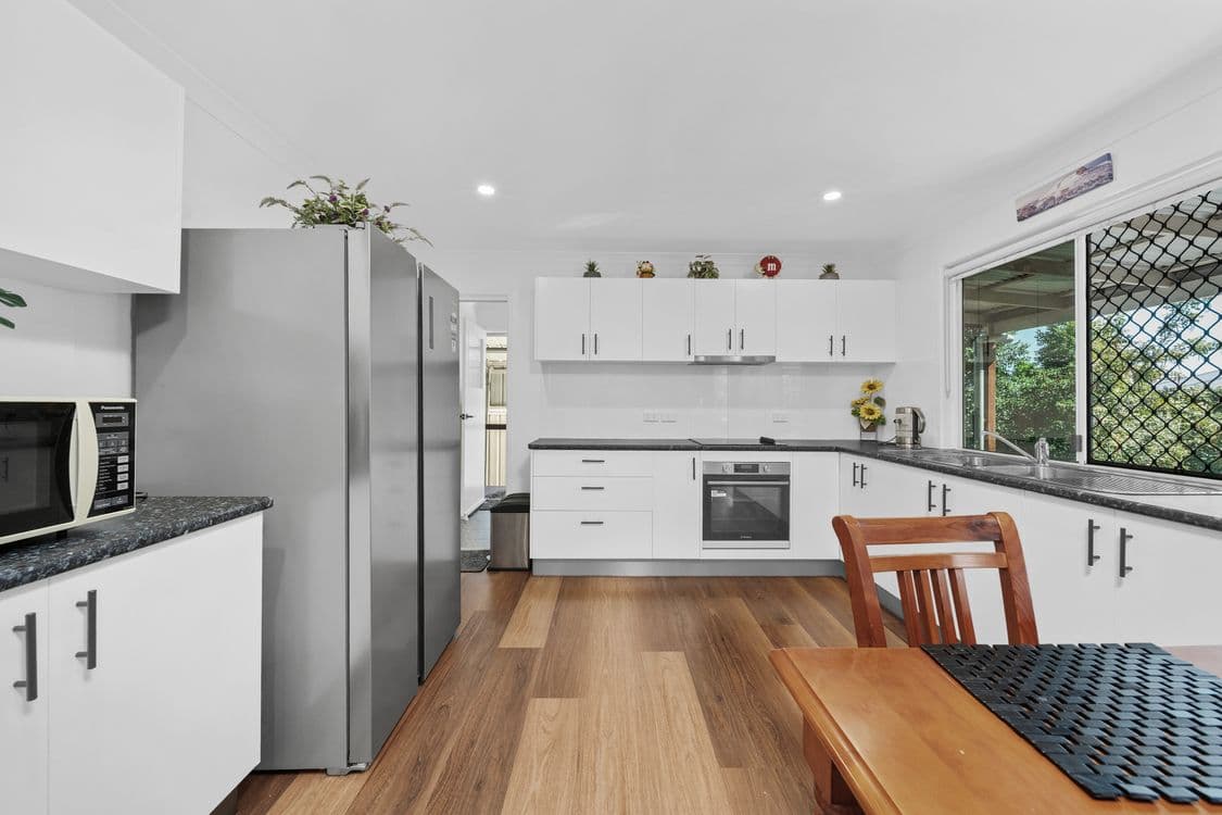 4 Amber Street, EMERALD QLD 4720, Emerald - Thumbnail 8